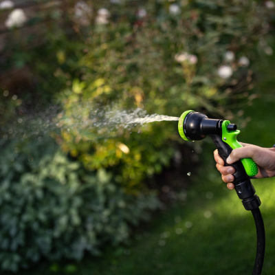 Насос аккумуляторный для полива из бочки Greenworks G24SWP (24В, 1*АКБ 4Ач и ЗУ)