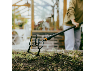 Культиватор-пропалыватель FISKARS OneClick