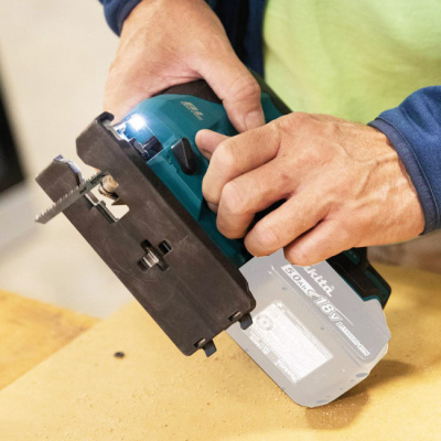 Лобзиковая пила DJV184Z BL motor аккумуляторная без АКБ и ЗУ, MAKITA