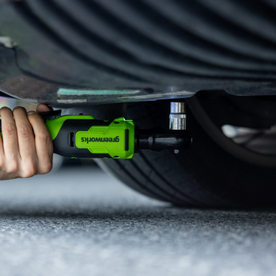 Гайковерт-трещотка аккумуляторный Greenworks GD24RW 1/2" (24В, 1x2Ач и ЗУ, сумка) 80Нм