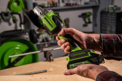 Угловая шлифмашина аккумуляторная Greenworks GD24AGK4 (24В, c 1 АКБ 4 А-ч и ЗУ) Угловая шлифмашина аккумуляторная Greenworks GD24AGK4 (24В, c 1 АКБ 4 А-ч и ЗУ)