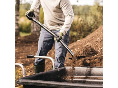 Лопата совковая FISKARS Ergonomic Pro