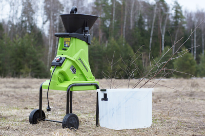 Измельчитель садовый электрический Greenworks GACSB 2500Вт с контейнером