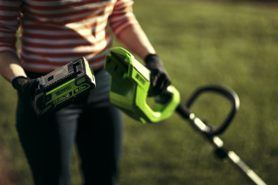 Триммер аккумуляторный Greenworks G40LTK2 (40В 1хАКБ 2Ач и ЗУ) 30см