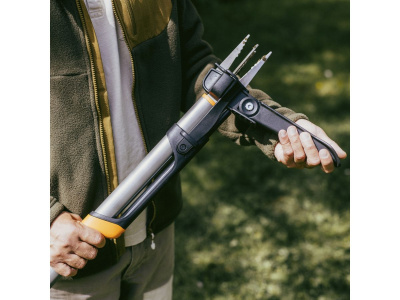 Корнеудалитель 99см FISKARS Ergonomic