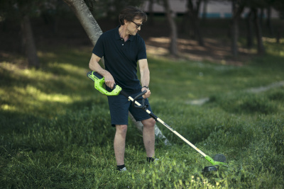 Триммер аккумуляторный Greenworks G40LTK2 (40В 1хАКБ 2Ач и ЗУ) 30см