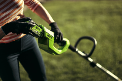 Триммер аккумуляторный Greenworks G40LTK4 (40В 1хАКБ 4Ач и ЗУ) 30см