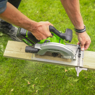 Циркулярная пила аккумуляторная Greenworks GD24CS (24В, с 1хАКБ 5Ah и ЗУ)