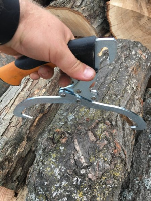 Захват для бревен FISKARS WoodXpert (126031)