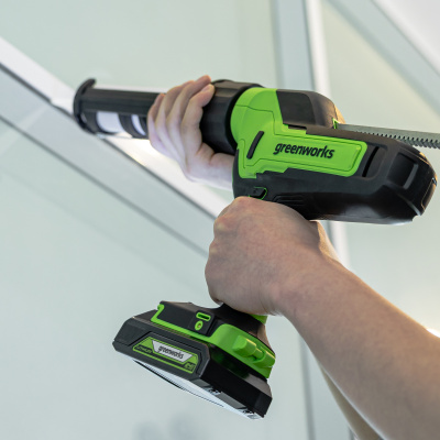 Пистолет для герметика Greenworks G24CAU 24В (1хАКБ 2Ач и ЗУ) 310мл