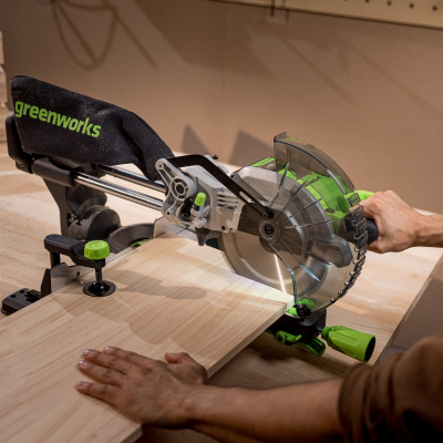 Пила торцовочная Greenworks GD24MS216 с протяжкой (24В, 1хАКБ 4Ач и ЗУ)