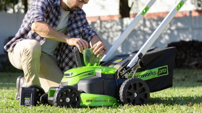 Газонокосилка аккумуляторная Greenworks GD60LM61 Twin Force (60В, без АКБ и ЗУ) 61см самоходная
