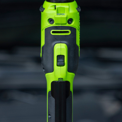 Гайковерт-трещотка аккумуляторный Greenworks GD24RW 1/2" (24В, 1x2Ач и ЗУ, сумка) 80Нм