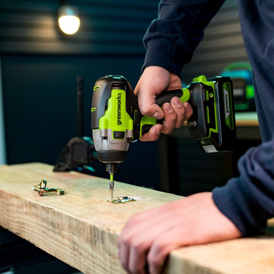 Винтоверт ударный аккумуляторный Greenworks GD24ID3 (24В, 1x2Ач и ЗУ)