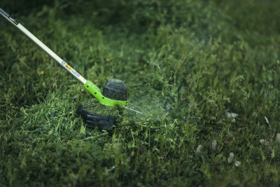 Триммер аккумуляторный Greenworks G40LTK4 (40В 1хАКБ 4Ач и ЗУ) 30см