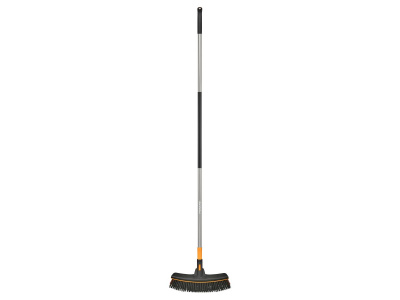 Метла эргономичная FISKARS Ergonomic