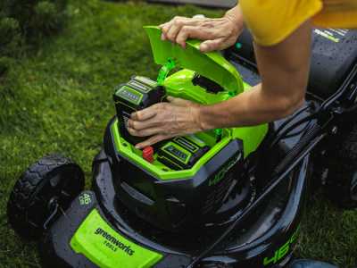 Газонокосилка аккумуляторная Greenworks GD40LM46SPK4 (40В, 1хАКБ 4Ач) 46см самоходная