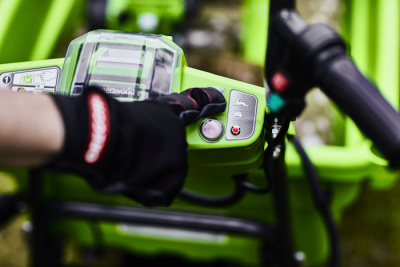 Садовая тележка самоходная Greenworks G40GC (40В без АКБ и ЗУ) 106 л