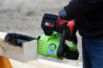 Цепная пила аккумуляторная Greenworks G24CS25 (24В, 1хАКБ 8Ач и ЗУ) 25см