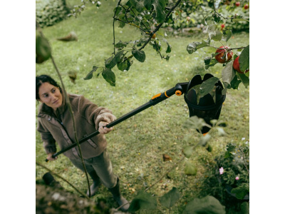 Черенок алюминиевый телескопический 119-174 см FISKARS OneClick M