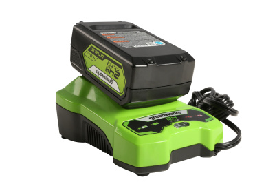 Зарядное устройство Greenworks G24C4 (24В, 4А)