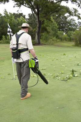 Поясной держатель с переходником для зарядки аккумуляторов Greenworks G82BC 82V