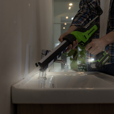 Пистолет для герметика Greenworks G24CAU 24В (1хАКБ 2Ач и ЗУ) 310мл