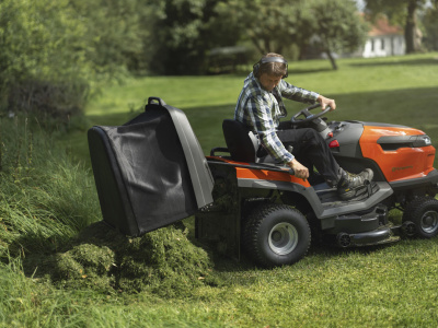 Минитрактор с травосборником Husqvarna TC 220T