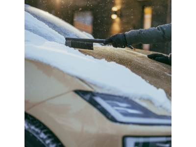 Щетка для снега со скребком FISKARS Solid 47 см (щетка-сметка снеговая, съемный скребок)