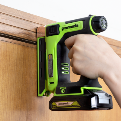 Степлер аккумуляторный Greenworks G24CS10 (24В, с 1хАКБ 2Ah и ЗУ)