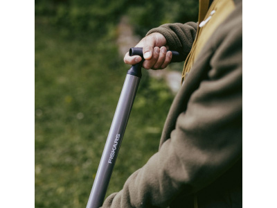 Корнеудалитель 99см FISKARS Ergonomic