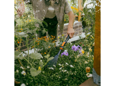Грабли-насадка для цветов FISKARS OneClick 