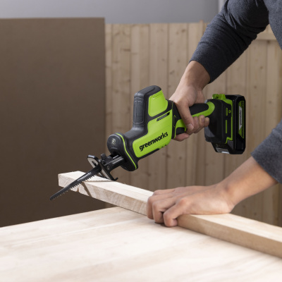Пила сабельная компактная аккумуляторная Greenworks GPT-CRS-25 (24В,1хАКБх 4Ач и ЗУ)