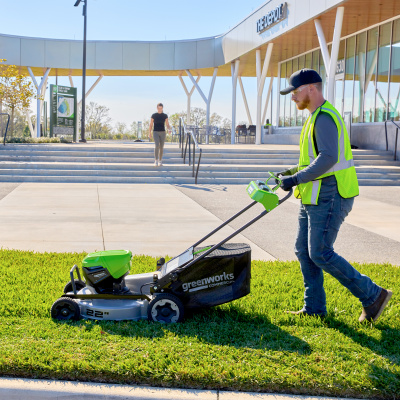 Газонокосилка аккумуляторная Greenworks LM221S (82В, без АКБ и ЗУ) 56см самоходная