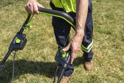 Газонокосилка аккумуляторная Greenworks GC82LM61S (82В, без АКБ и ЗУ) 61см самоходная