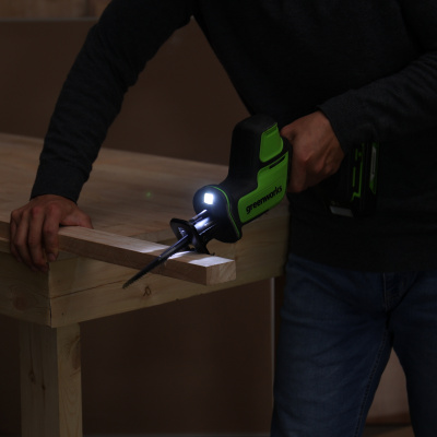 Пила сабельная компактная аккумуляторная Greenworks GPT-CRS-25 (24В,1хАКБх 4Ач и ЗУ)