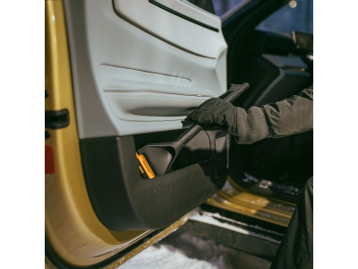 Щетка для снега со скребком FISKARS Solid 47 см (щетка-сметка снеговая, съемный скребок)